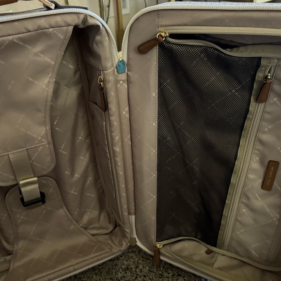 Michael Kors Matching Set - Picture 10 of 10